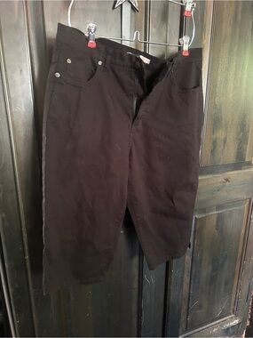 Black Women's Capris - Classic Stretch Fit